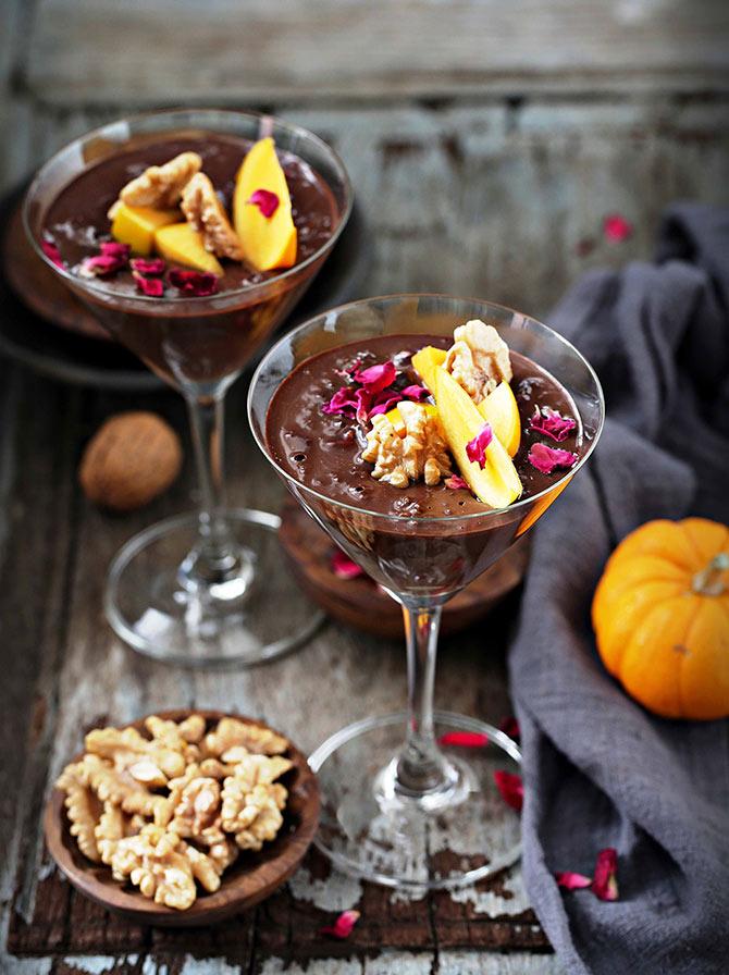 Dark chocolate pumpkin walnut oat pudding