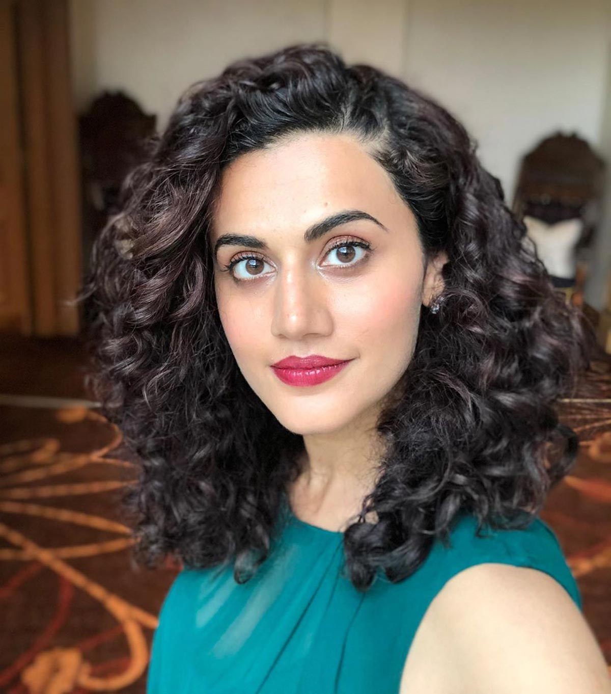Taapsee on Kangana: 'I refuse to sing her tune'