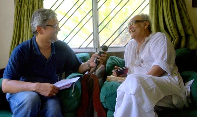 Amitava Nag interviews Soumitra Chatterjee for his book.