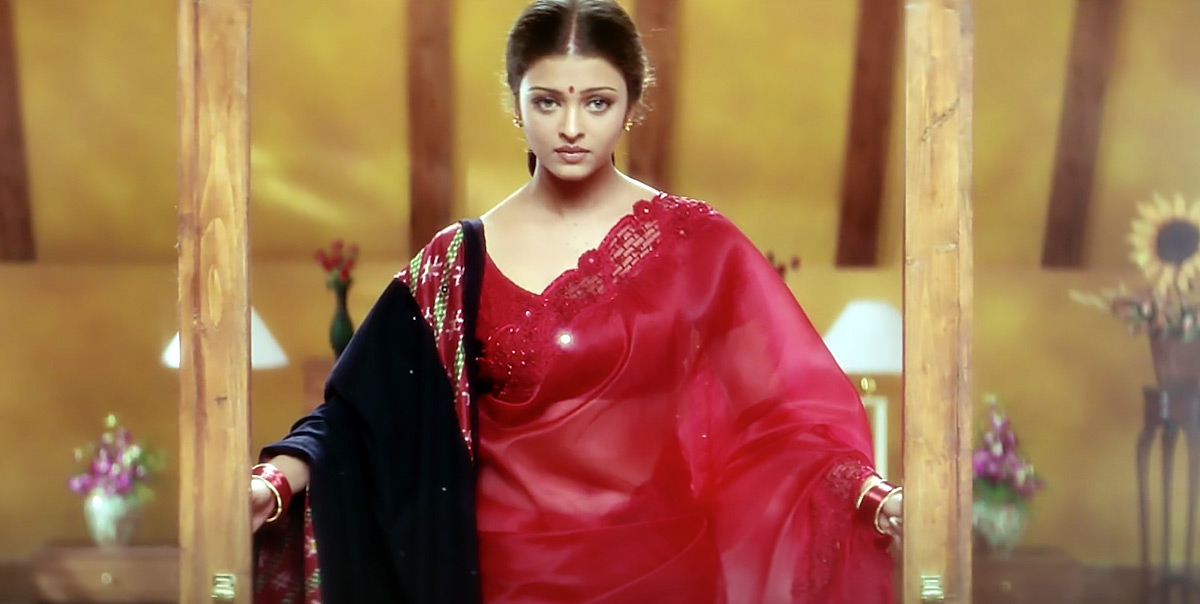 Navratri 2020 Day 4 Saree Colour Red: Aishwarya Rai Bachchan, Karisma  Kapoor, Alia Bhatt & Katrina Kaif, Take Style Cues From These Gorgeous  Actresses in Red Sarees (View Pics) - Yahoo Sports