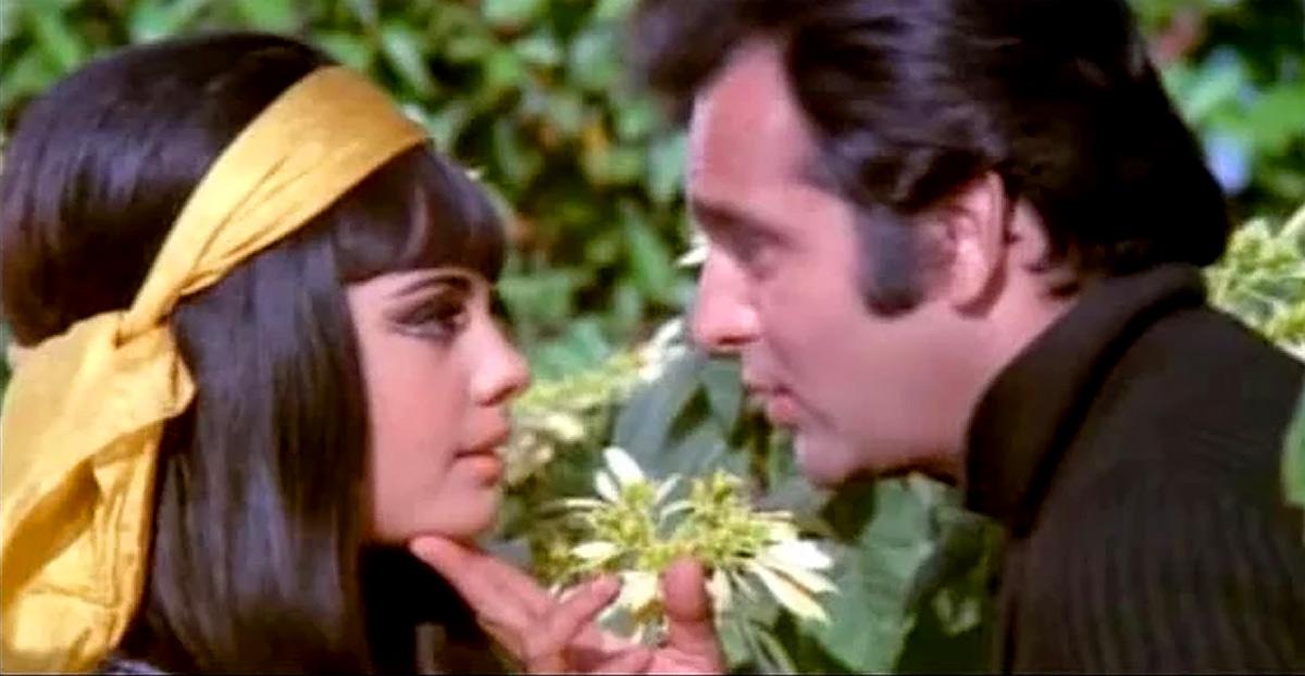 Mumtaz and Feroz Khan in Apradh