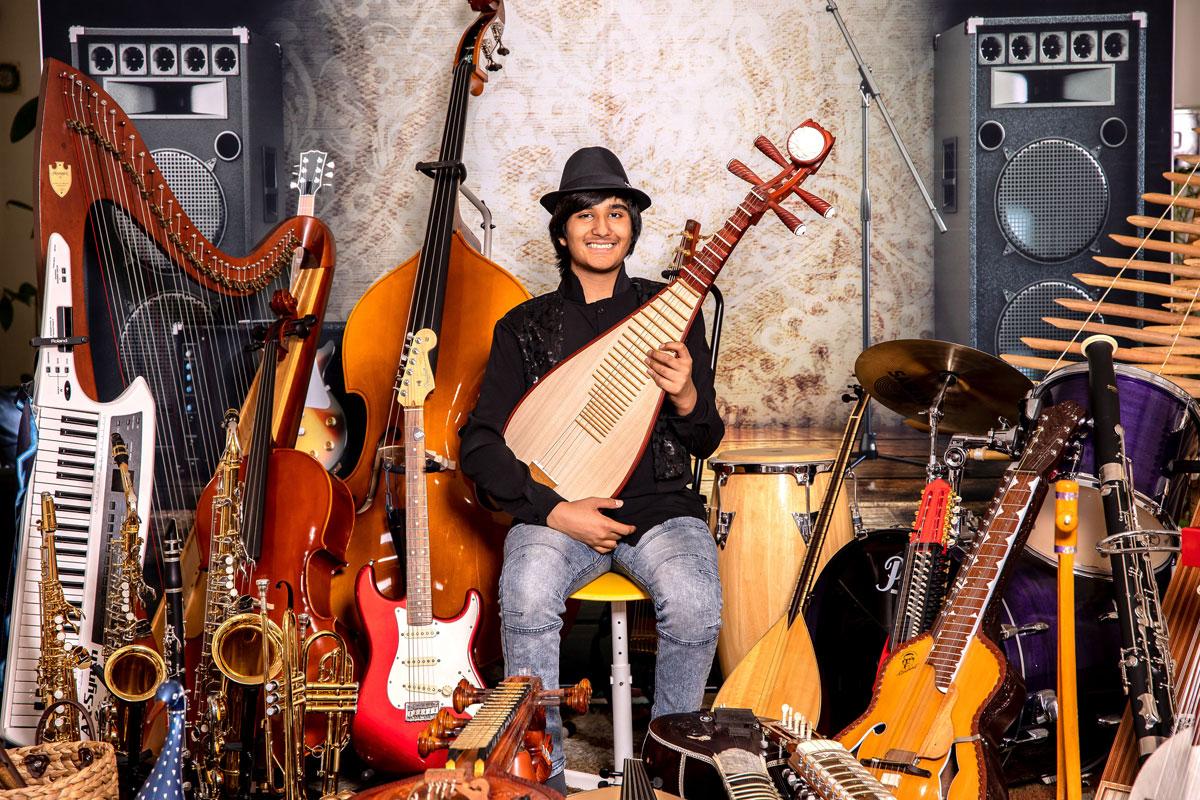 This World Record Holder Learned To Play 107 Instruments All By Himself