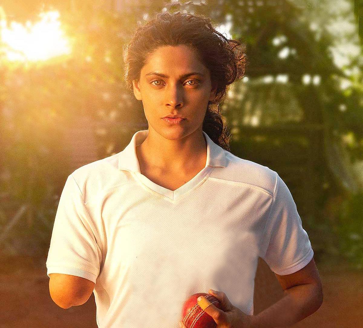 Saiyami Kher in Ghoomer