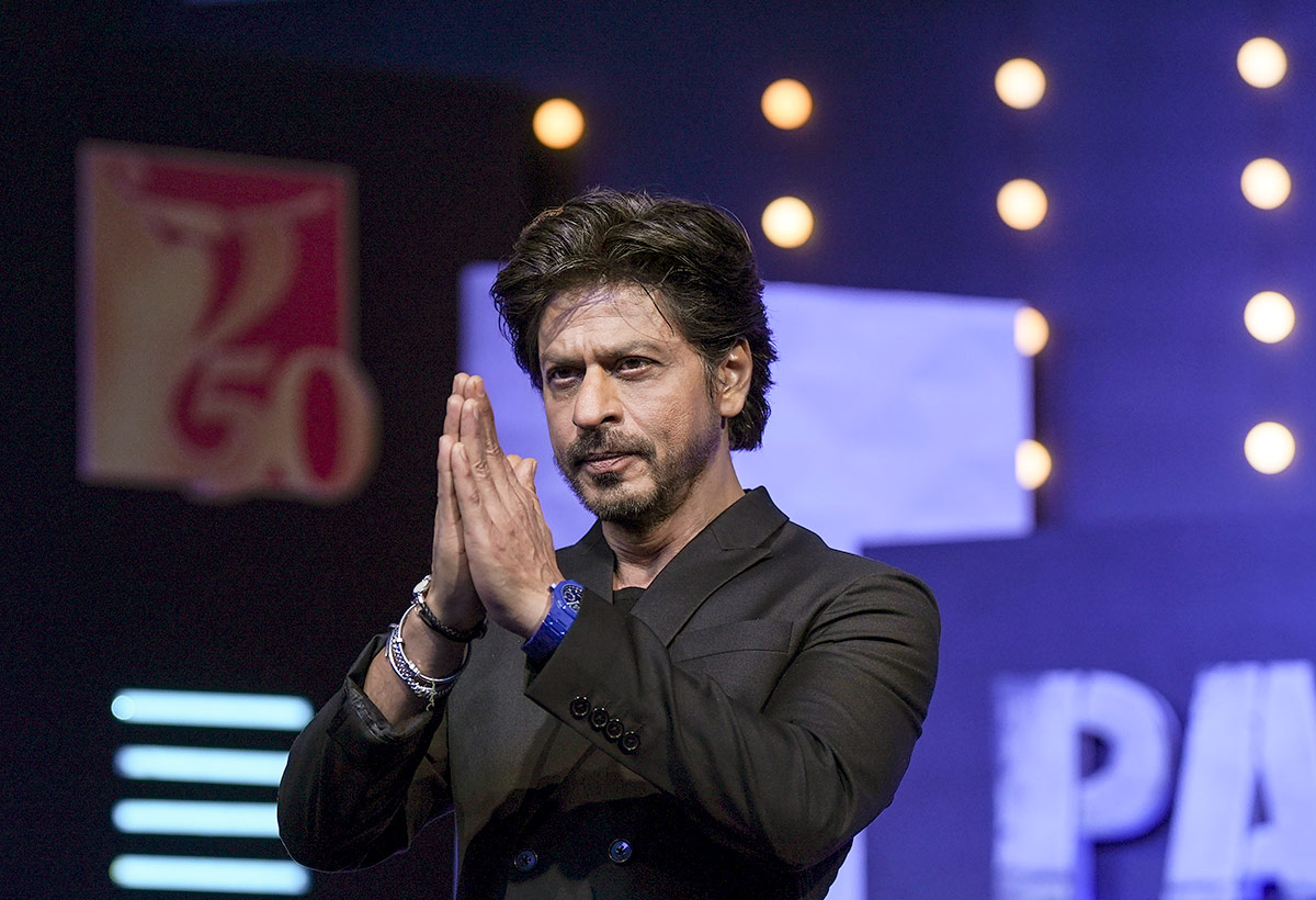 Shah Rukh Has Accident, Undergoes Surgery