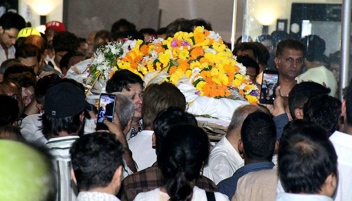 Salman, Ranbir At Satish Kaushik Funeral - Rediff.com Movies