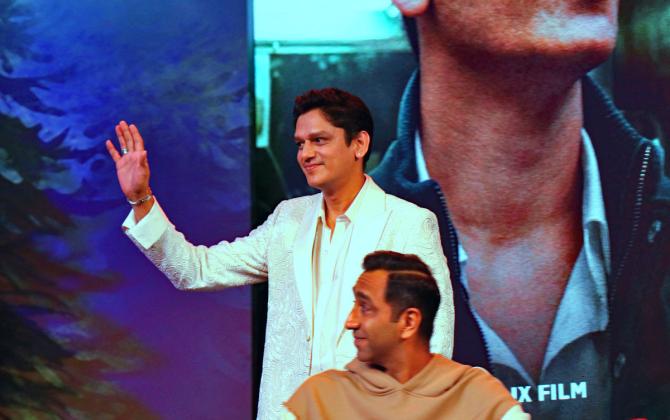 Why's Kareena saying, 'Good looks good looks' - Rediff.com