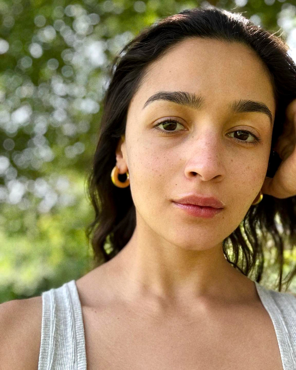 Who Looks Gorgeous Without Make-Up? VOTE!
