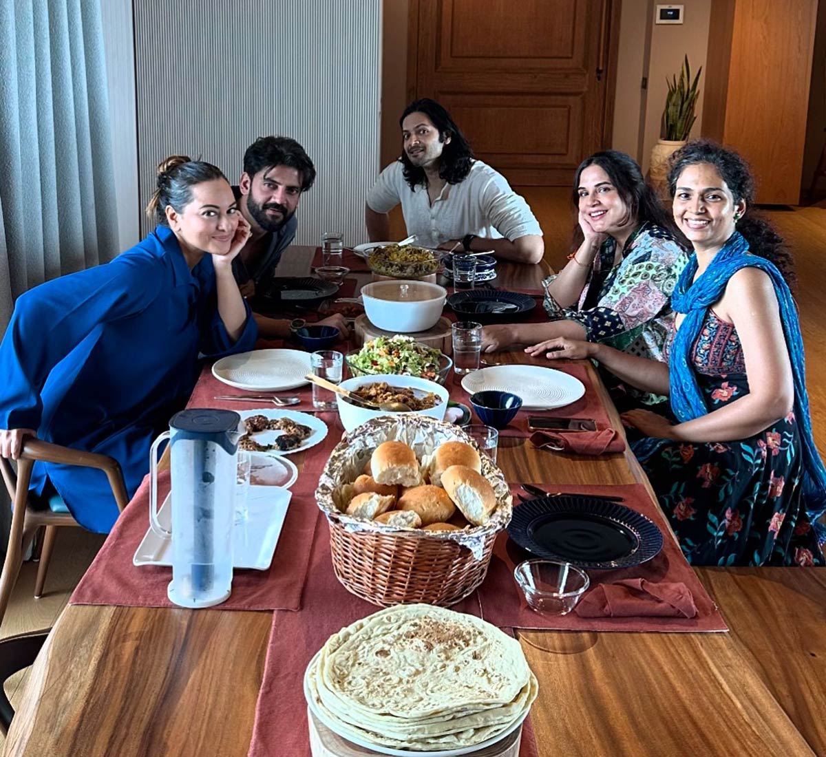 Sonakshi-Zaheer's Lunch With Richa-Ali