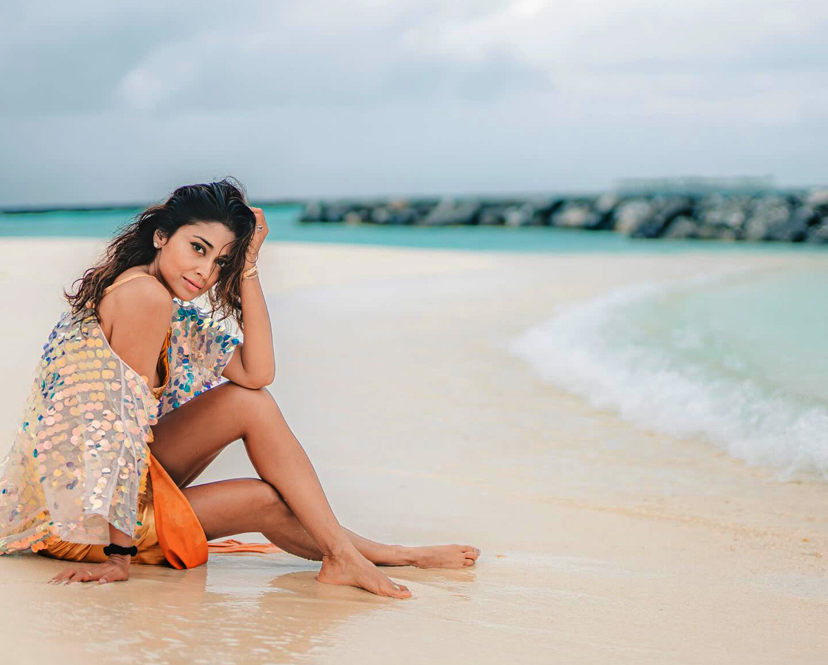 Shriya Saran Makes Maldives Look Hotter