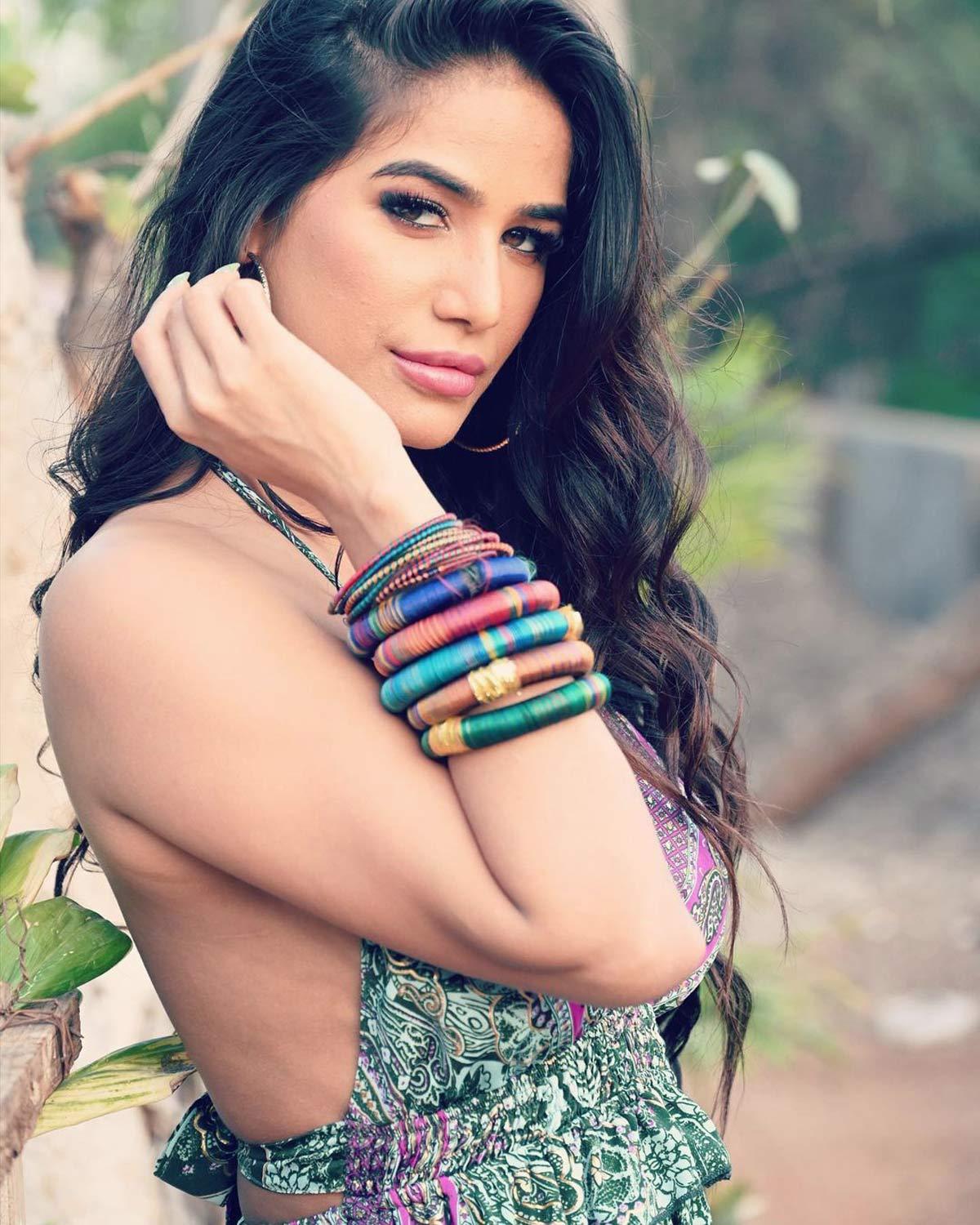 Poonam Pandey Dies Of Cervical Cancer Rediff Movies