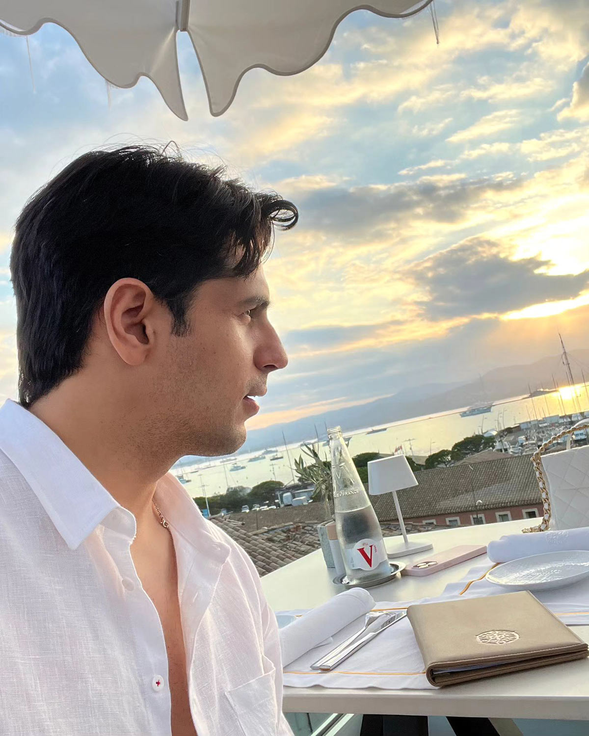 Like Sidharth's Travel Selfie?