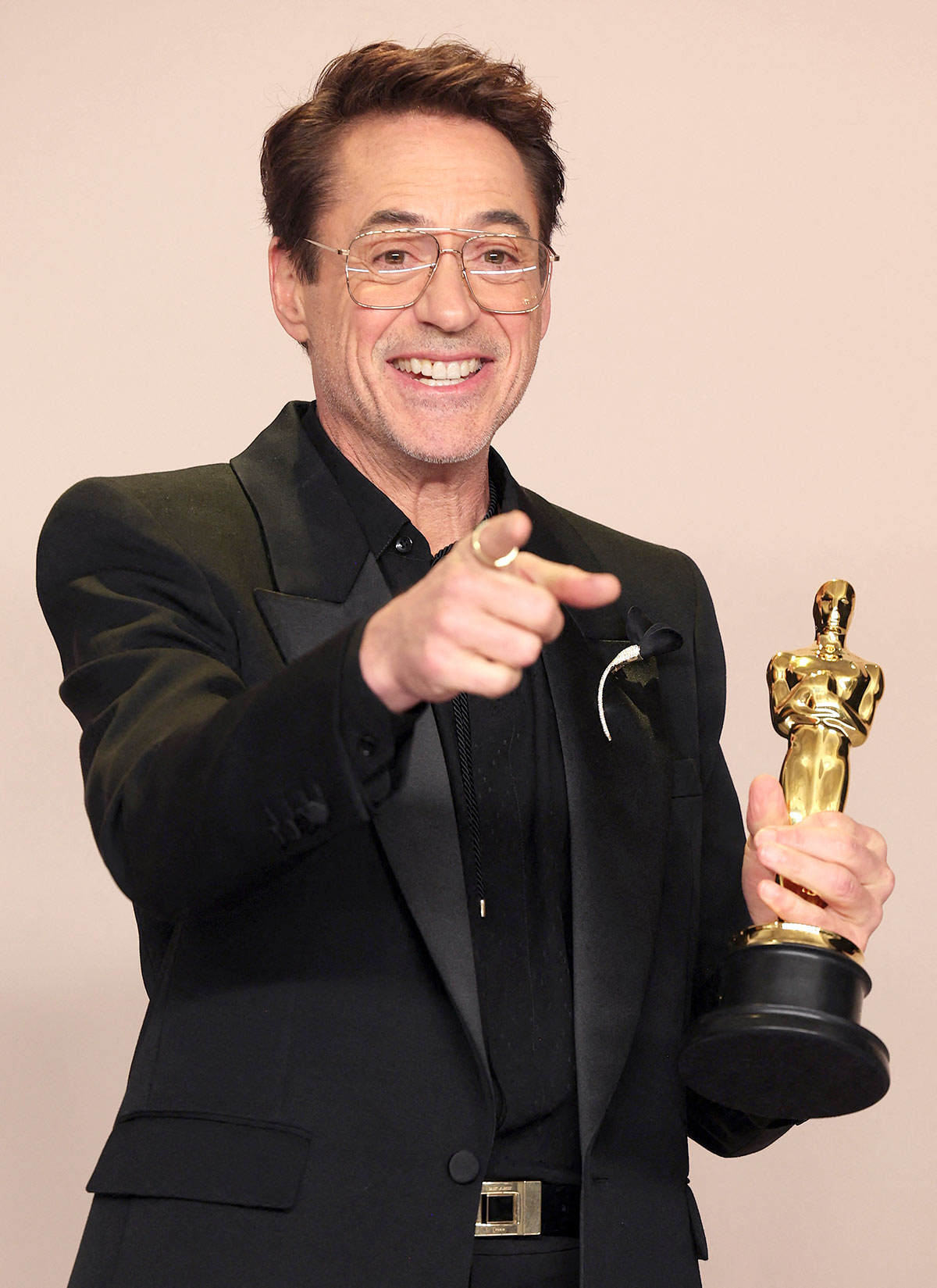 Oscars: Robert Downey Jr Thanks 'Terrible Childhood'
