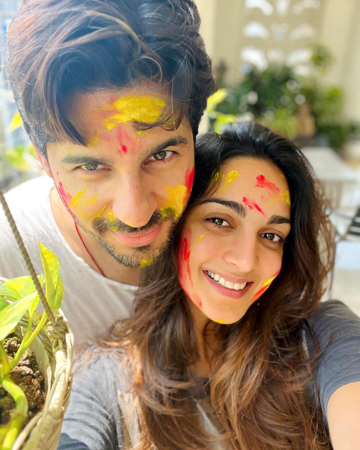 Kiara-Sidharth Celebrate Holi – Rediff.com movies