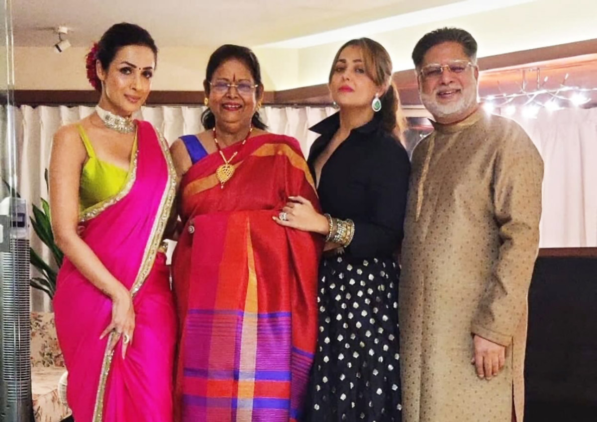 Malaika and Amrita Arora with their parents, Joyce Arora and Anil Mehta/Courtesy Instagram