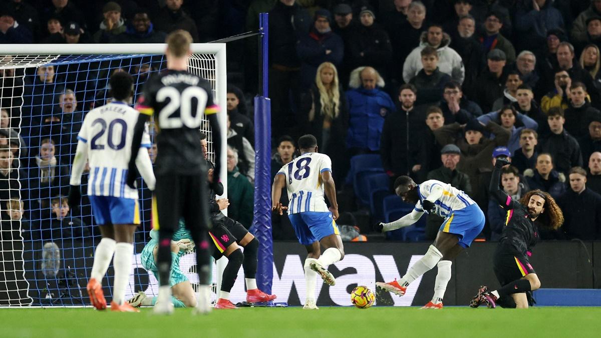 Yankuba Minteh scores Brighton & Hove Albion's second goal.