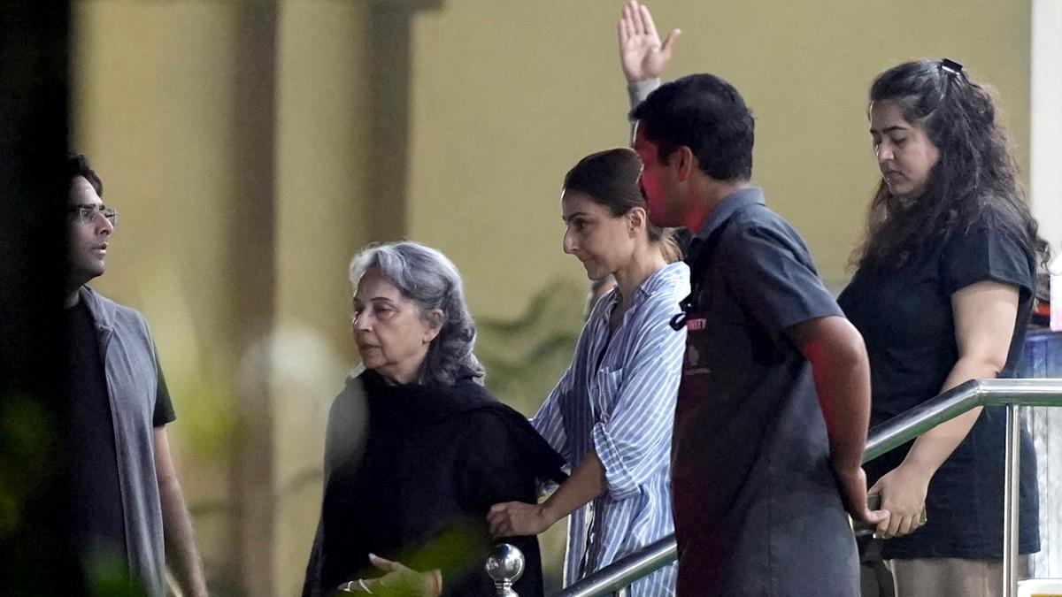 Sharmila Tagore Visits Saif In Hospital