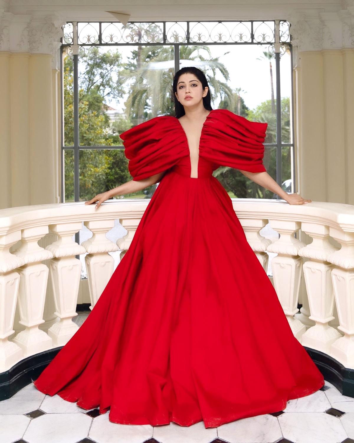 Pranita Paints Cannes Red - Rediff.com movies