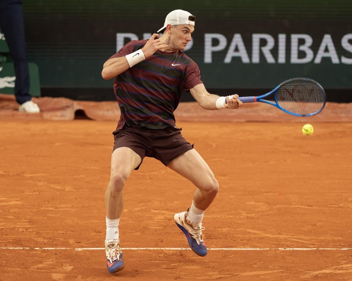 Great Britain's Jack Draper returns a shot during his match against Italy's Matt Bellucci.