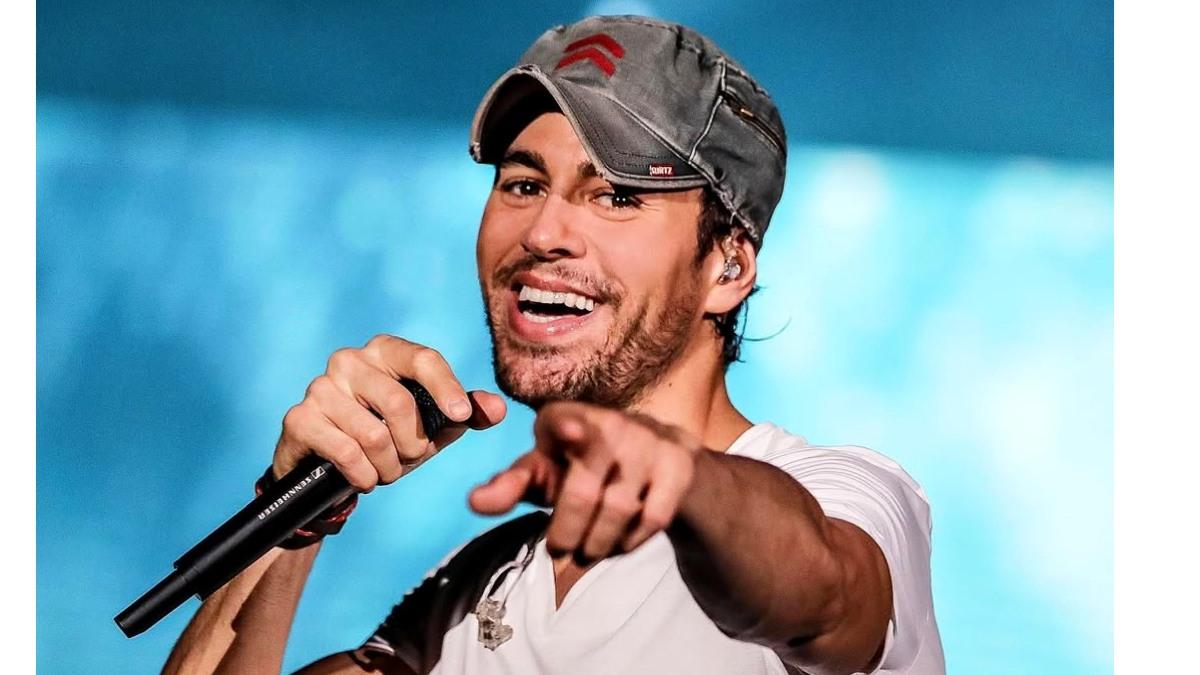 Енріке Іглесіас відвідає святкування дня народження Шахрукха Хана