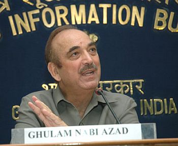 Azad briefing the media on H1N1 in New Delhi