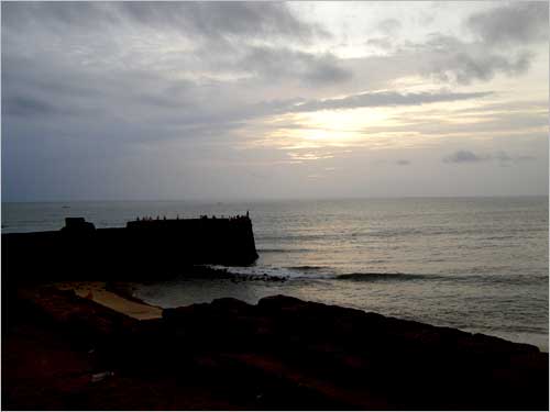 The sea, waves, clouds and the enchanting drizzle...  there is no better place than Goa for that special monsoon vacation!