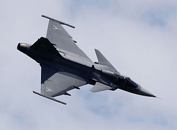 A Saab Jas 39 Gripen fighter in action during the AirPower 09 airshow in Zeltweg in the Austrian province of Styria