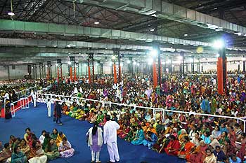 The audience at Goregaon public darshan