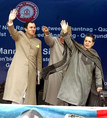 Chief Minister of Jammu and Kashmir Omar Abdullah and Congress president Sonia Gandhi at the inauguration of a train service in Anantnag