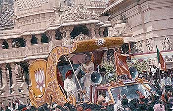File photo showing Advani embarking on his Somnath to Ayodhya Rath Yatra
