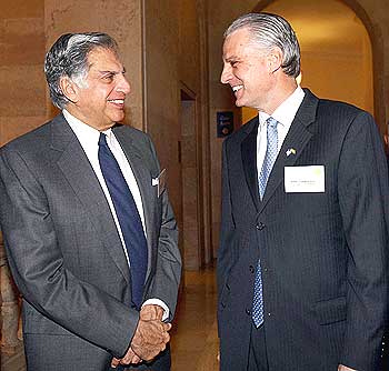 Industrialist Ratan Tata and US Ambassador to India Timothy Roemer at the PM's luncheon reception in Washington, DC