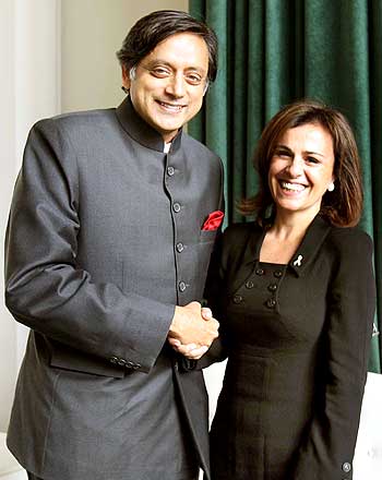 Tharoor with Vanda Guiomar Pignato, First Lady of El Salvador
