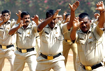 Mumbai police personnel demonstrate self-defence skills