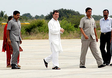 Rahul at Mandakalli airport in Mysore on Friday morning