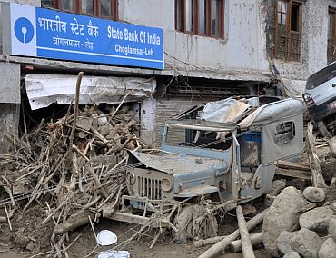 The State Bank of India branch at Choglunsar was destroyed