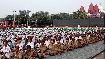 NCC cadets and school children attend the I-Day celebrations in New Delhi