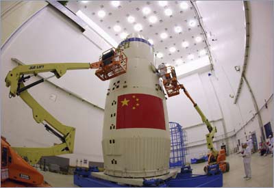 The Shenzhou-7 manned spaceship is seen at the Jiuquan Satellite Launch Center, Gansu province of China