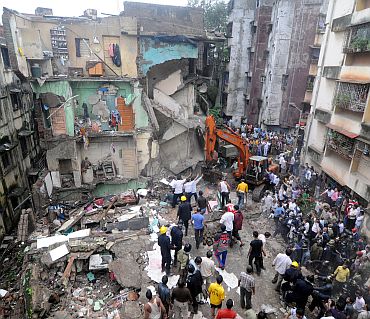 Building collapse in Thane, 10 dead