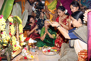 Sushma Swaraj at the Durgamma Gudi temple in Bellary