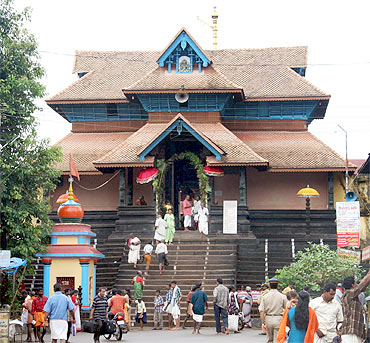 Onam festivities at the Parthasarathy temple on the banks of river Pampa in Aranmula