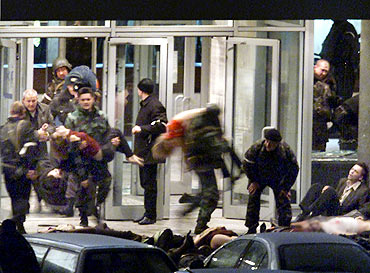 Russian special forces remove hostages from the besieged theatre