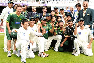 The Pakistan cricket team pledged their entire winnings to flood relief