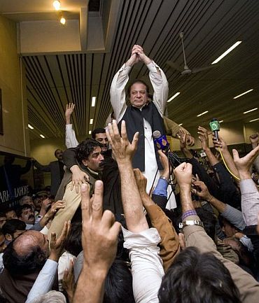 WikiLeaks: Kayani plotted to topple Zardari