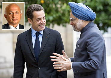 French President Nicolas Sarkozy and Prime Minister Manmohan Singh at the Elysee Palace in Paris, July 14, 2009. Inset: Ambassador Ranjan Mathai