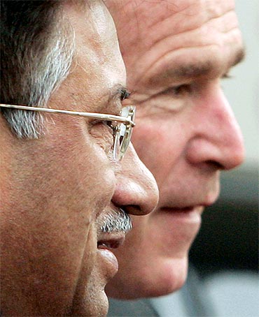 Former Pakistan President Pervez Musharraf with former US President George W Bush