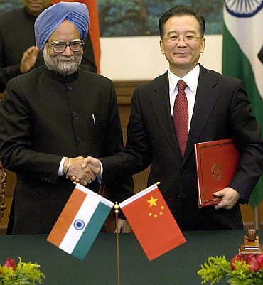 PM Manmohan Singh with Chinese counterpart Wen Jiabao