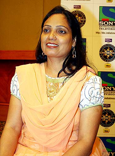 Rahat Taslim, the first woman to win 1 crore on Kaun Banega Crorepati this season
