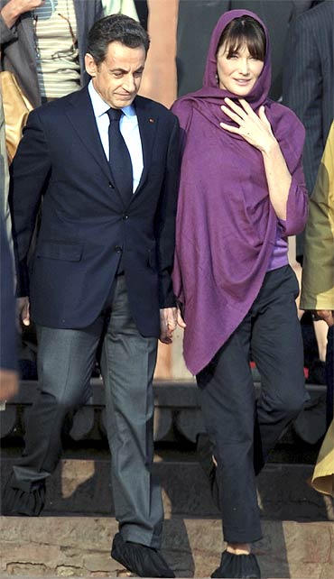 French President Nicolas Sarkozy with wife Carla Bruni at Fatehpur Sikri