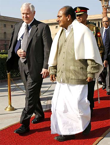 US Secretary of Defense Robert Gates with Defence Minister A K Antony