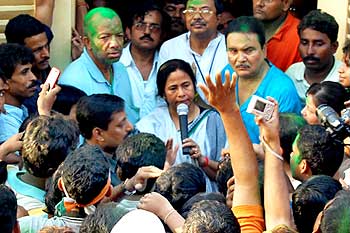 Kabir Suman with Mamata Banerjee after winning the Lok Sabha election