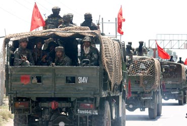 Army parades through the riot-torn Srinagar